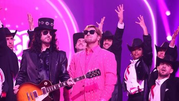 David Bustamante da vida a