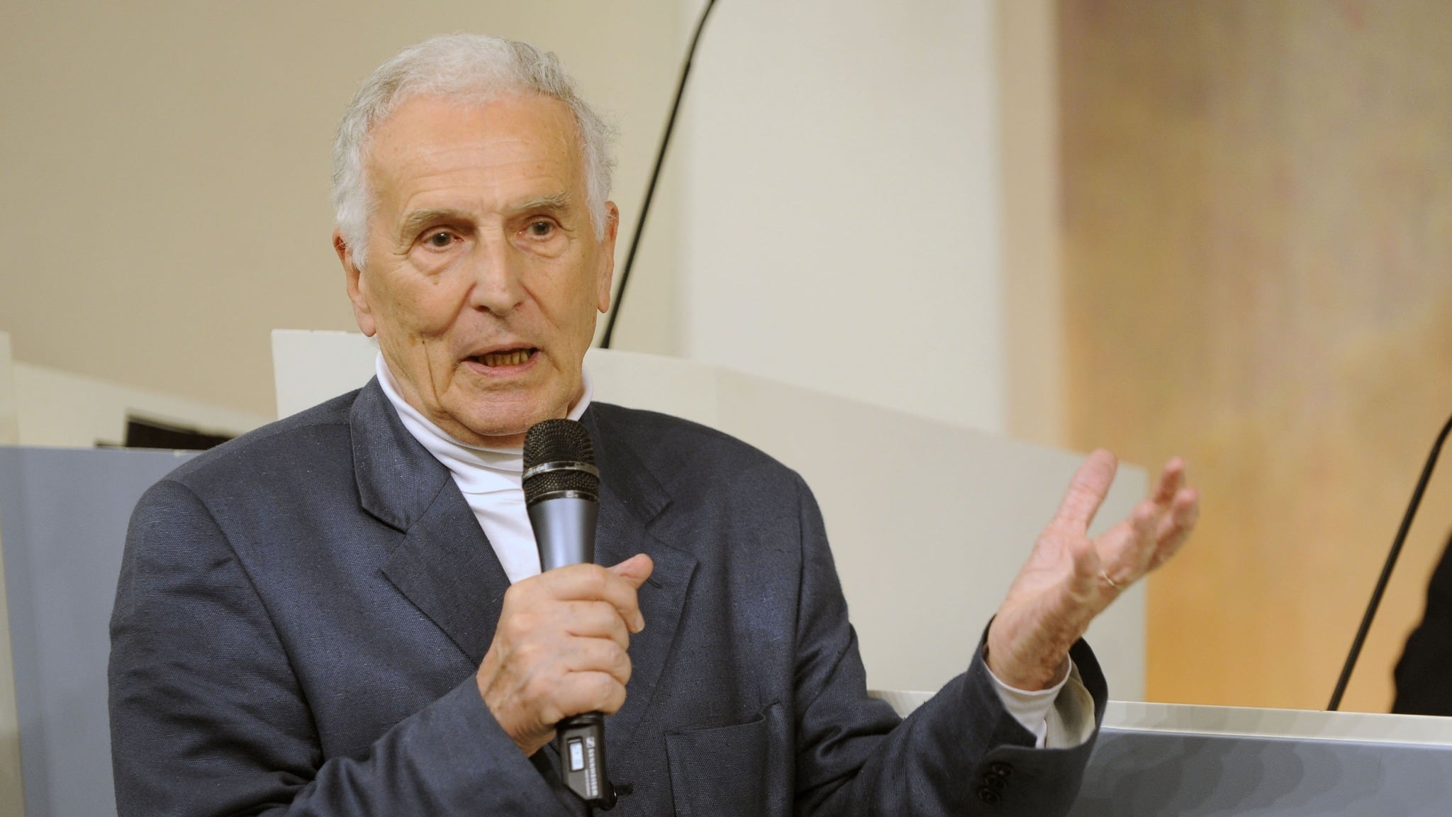 La longevidad según Silvio Garattini se basa en la constancia de la actividad física regular y una alimentación moderada
ANSA/DANILO SCHIAVELLA