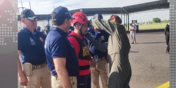 En la celda, con vestimenta