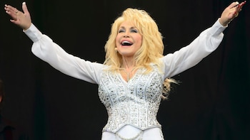 Así fue el último adiós a Dolly Parton: un funeral íntimo y una sepultura junto a su esposo Carl Dean