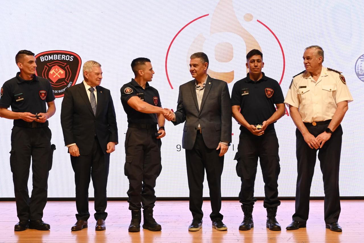 Autoridades de la Ciudad participan del aniversario del Cuerpo de Bomberos y destacaron el trabajo anual