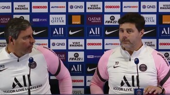 Pochettino con D'Agostino, su ayudante