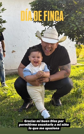 Emiliano se ve muy sonriente en las publicaciones de sus padres - crédito El rey de los agropecuarios / Instagram