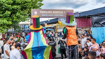 En fotos: El Mercado Central de San Salvador celebró su 51 aniversario lleno de música, color y alegría en cada rincón