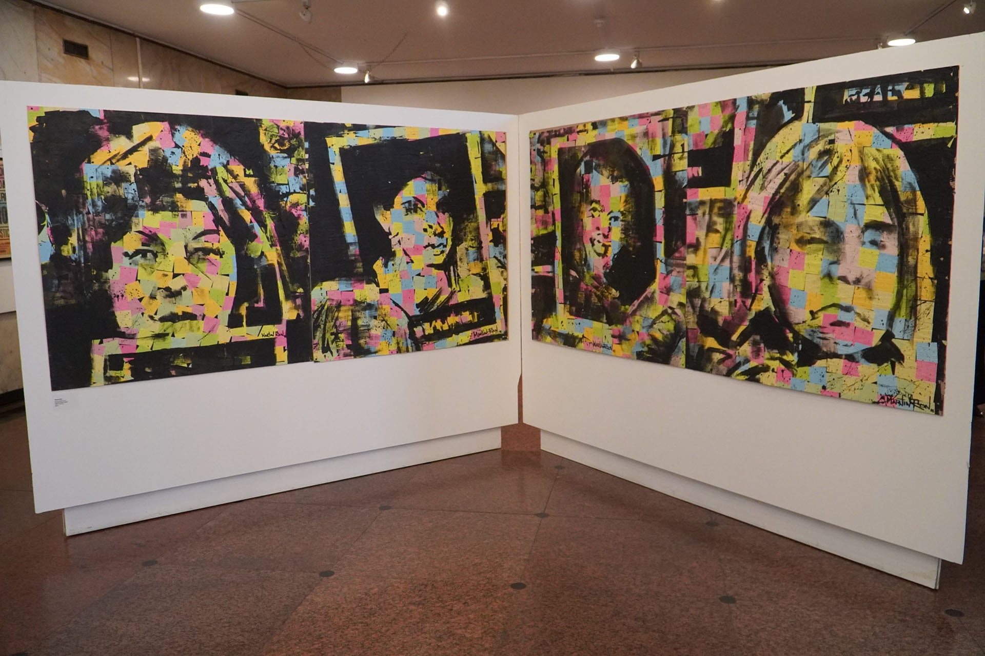 Una de las muestras itinerantes en el hall de ingreso de la SIGEN