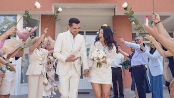 El exsacerdote, Constantin Cataramă, se ha casado con la cantante rumana Deea Maxer (FB: Deea Cataramă)