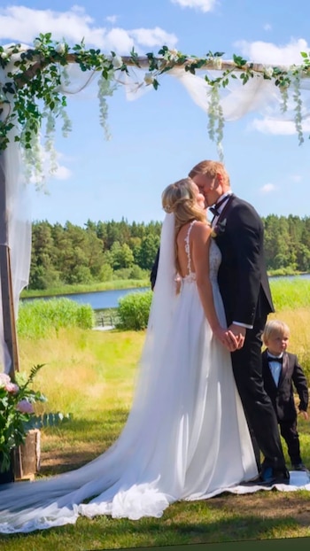 El casamiento de Alexandra Larsson