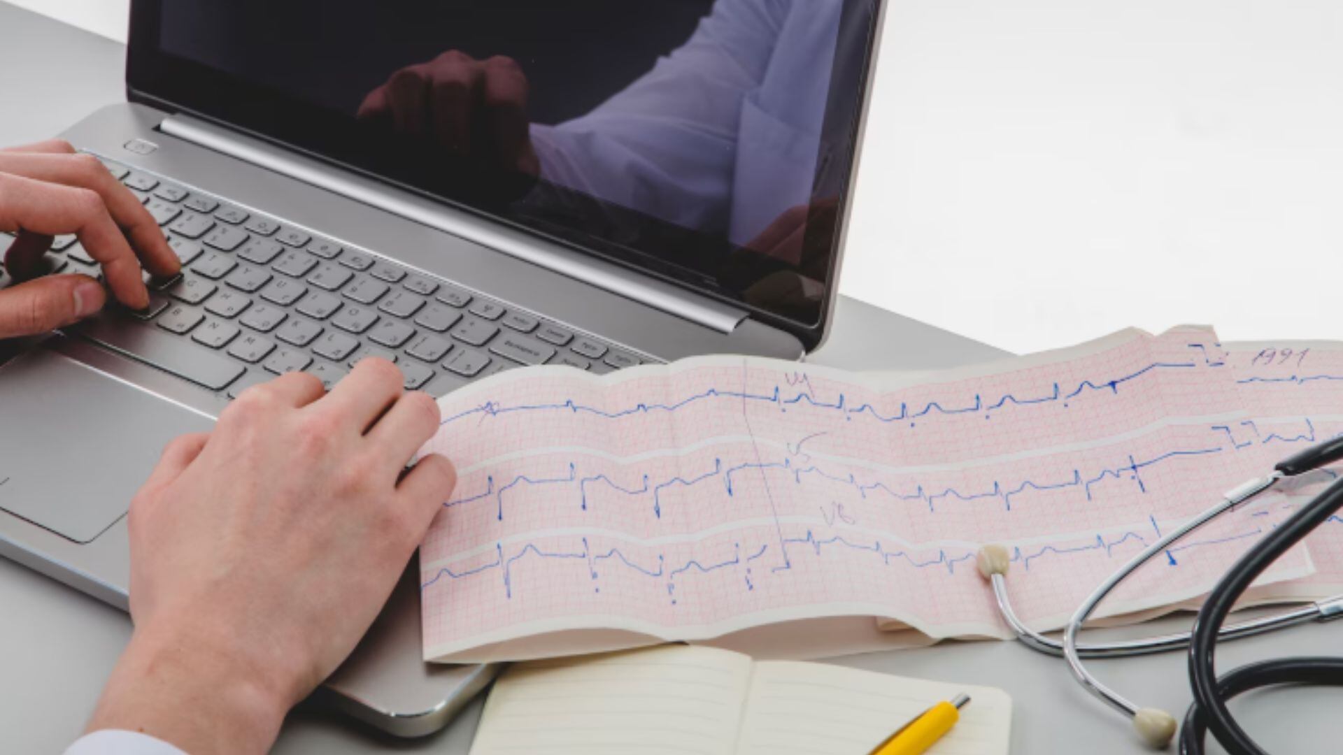 Medir la cintura y la cadera en casa permite identificar la panza de cerveza y tomar medidas para prevenir enfermedades cardíacas. (Imagen Ilustrativa Infobae)