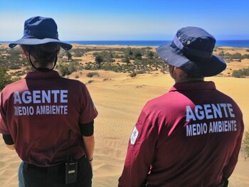 Agentes medioambientales en las Dunas