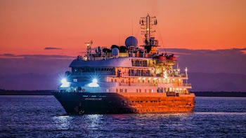 El crucero Hebridean Sky arriba