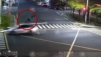 El lente de la imprudencia: Cámaras captan la fragilidad de los motociclistas sobre el asfalto de El Salvador