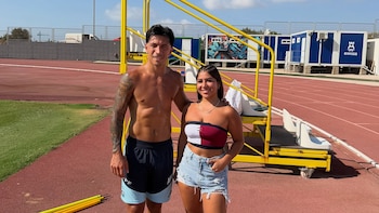 “Un día inolvidable”: el gesto de Licha Martínez con dos fanáticos en medio de sus vacaciones en Ibiza que causó furor en las redes