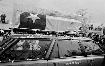 El cuerpo del presidente depuesto