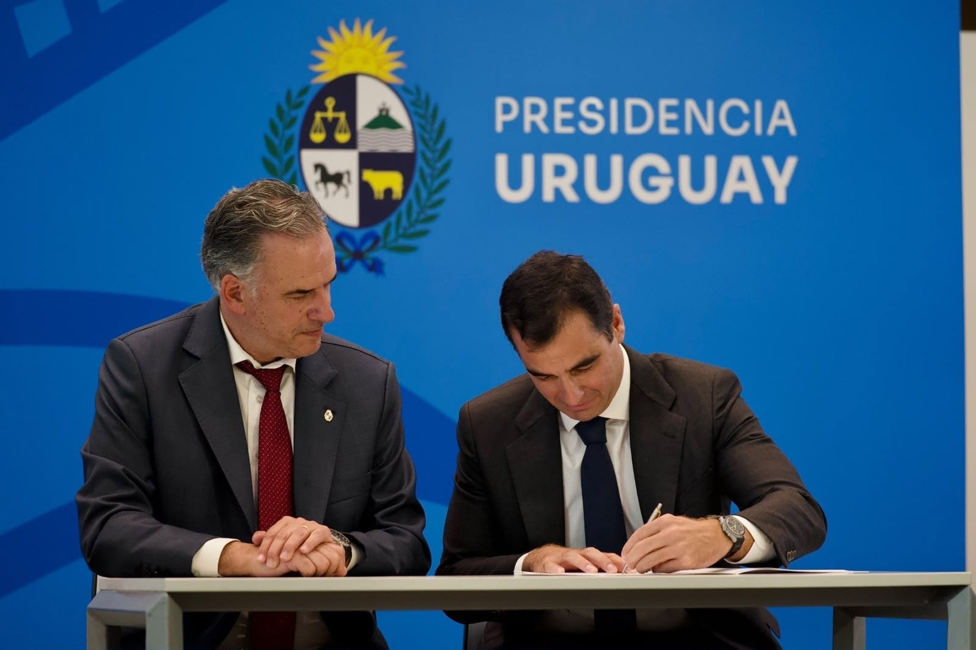 (AMP) Solaria firma un acuerdo con el Gobierno de Uruguay para invertir 5.000 millones en centros de datos