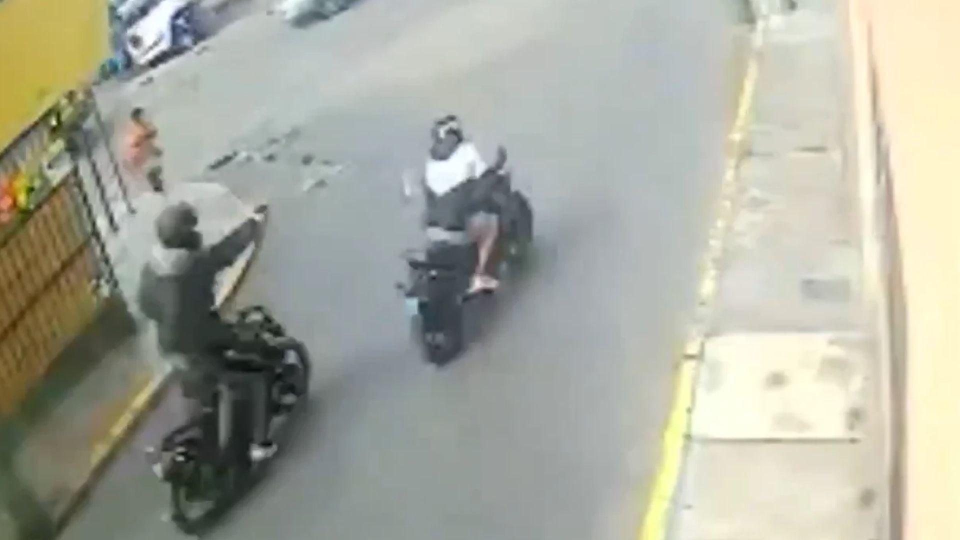 Sicarios persiguen y matan a un hombre a balazos en plena zona comercial de Chorrillos