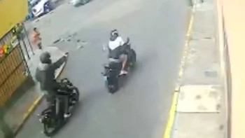 Sicarios persiguen y matan a un hombre a balazos en plena zona comercial de Chorrillos