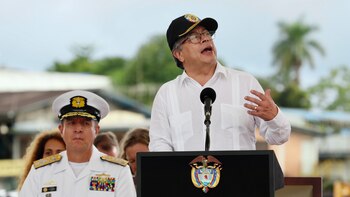 Petro propone pacto a grupos