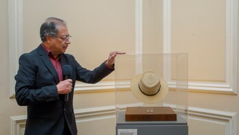Víctima del M-19 rechazó que sombrero de Carlos Pizarro fuera declarado como Patrimonio Cultural de la Nación