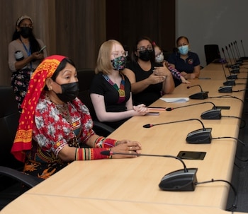 Las mujeres han sido acusadas de transmitir el gen del albinismo, por lo que han sido sometidas a maltratos y abusos. (Fundación SOS Albinos)