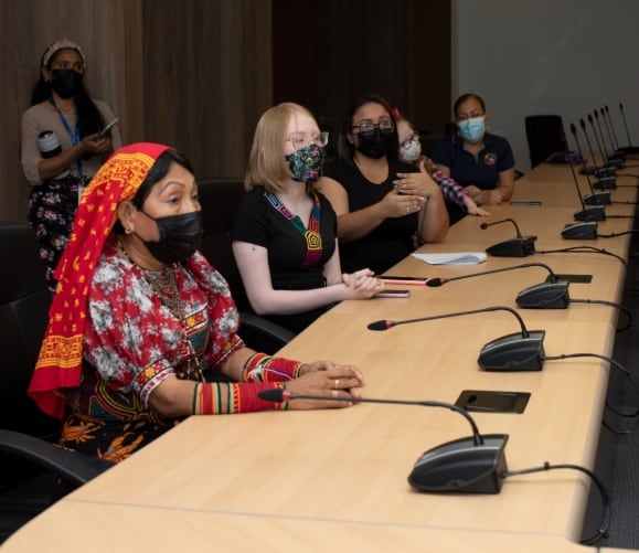 Las mujeres han sido acusadas de transmitir el gen del albinismo, por lo que han sido sometidas a maltratos y abusos. (Fundación SOS Albinos)