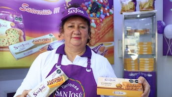 La avenida Tacna se llena de turrones durante octubre, con precios desde S/ 8,50