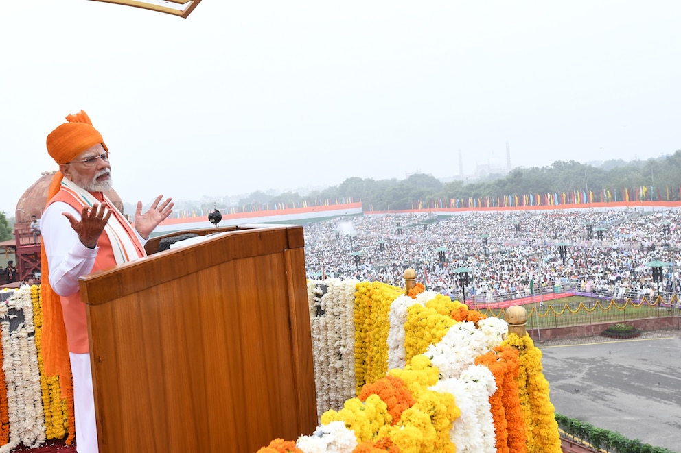 India lanza su mayor reforma fiscal para fortalecer la economía frente a tensiones con EE.UU