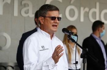 En la imagen, el gobernador