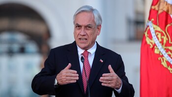Sebastián Piñera promulgó la ley que aplaza las elecciones constituyentes en Chile para el 15 y 16 de mayo