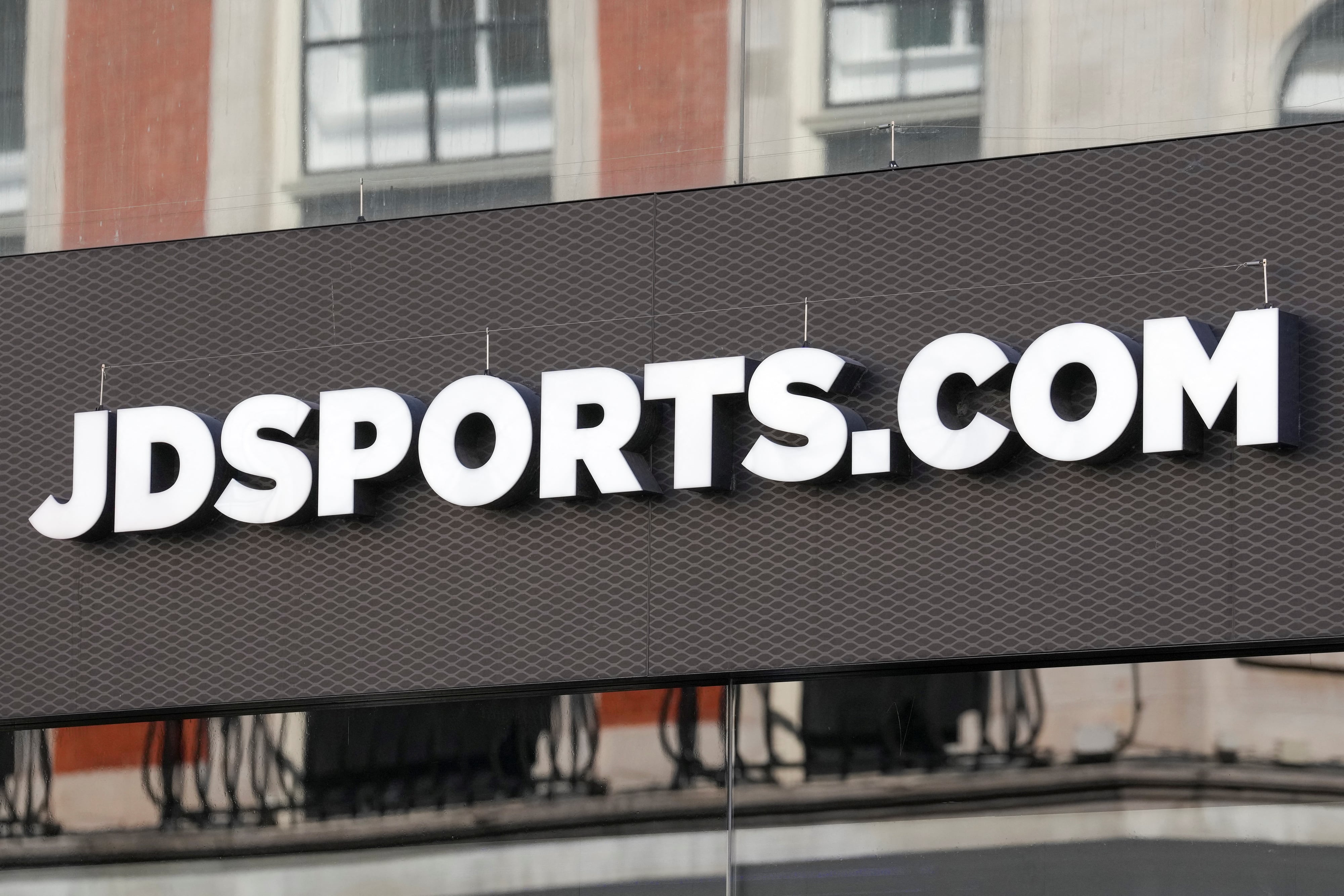 La reestructuración de Hibbett busca recortar costos, elevar la rentabilidad y reorganizar la red comercial de JD Sports en América del Norte (REUTERS/Maja Smiejkowska)