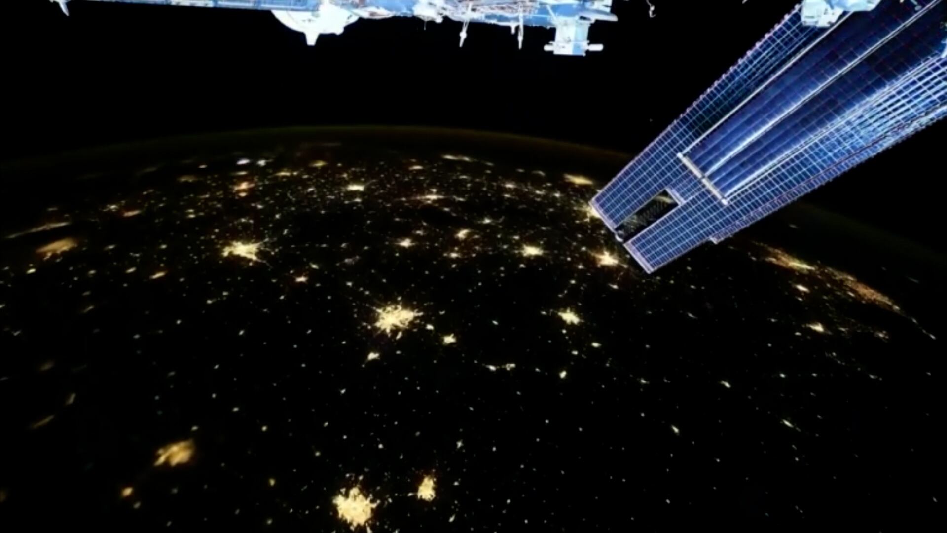 La astronauta Anne McClain captura desde la EEI descargas eléctricas sobre Estados Unidos. (Captura de video)