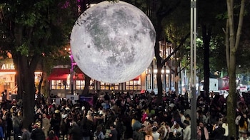 Luna Gigante en Reforma: hoy 5 de abril es el último día de la exposición en CDMX, hasta esta hora puedes ir