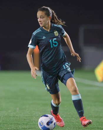 Delfina Lombardi en acción con