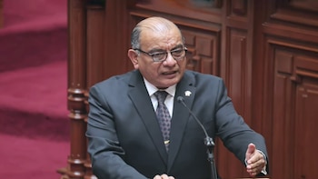 Ministro del Interior defiende a Óscar Arriola y afirma que para cesarlo “tiene que morirse”, delinquir o renunciar