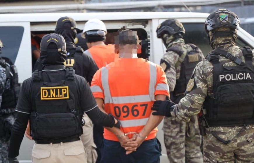 Entre los aprehendidos hay funcionarios y exfuncionarios de una terminal portuaria del Pacífico. (PN)