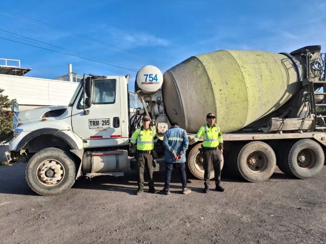 El asalto a Concretos El Nogal implicó la retención del personal y el amordazamiento del vigilante por parte de los delincuentes armados - crédito Policía