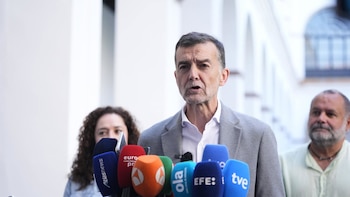 Maíllo ensalza el acuerdo entre IU y Podemos para las elecciones del 17M: "Consolida la única alternativa a Moreno"