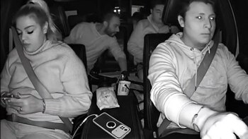 Un grupo de jóvenes eludió