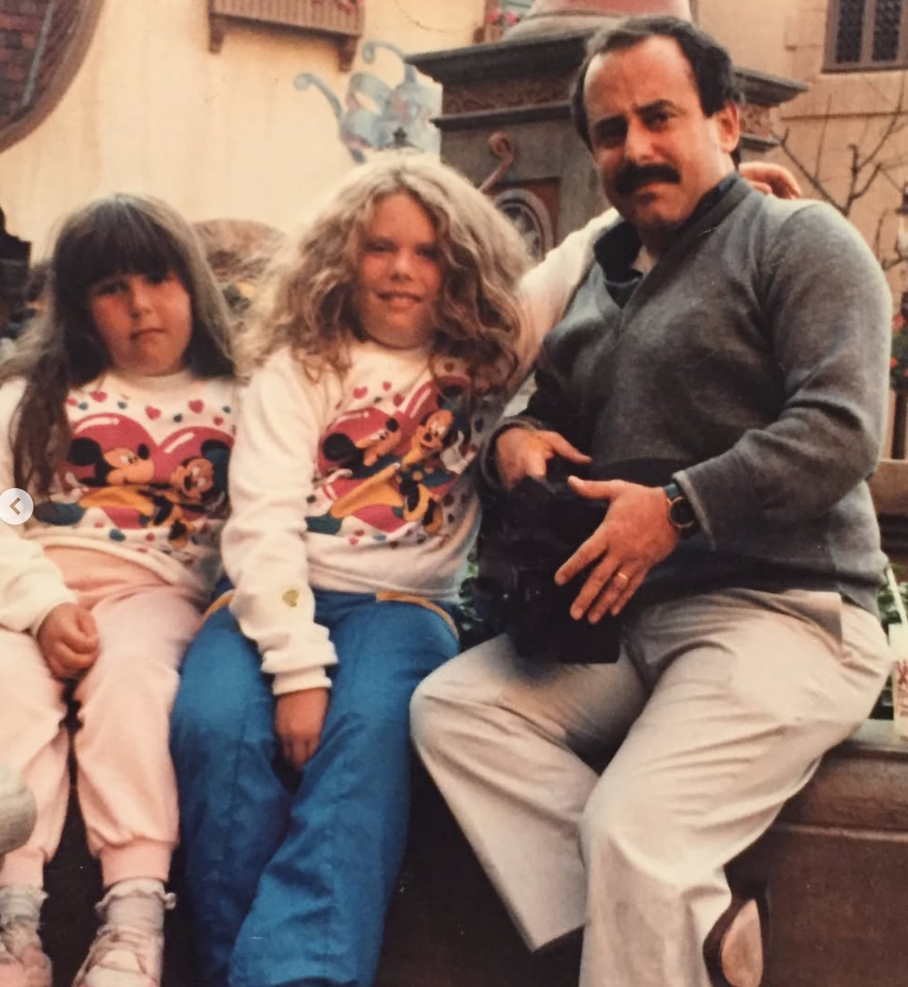 Malena Guinzburg, su hermana Soledad y su padre, inolvidable Jorge Guinzburg