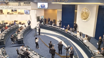 La reforma constitucional para otorgar circunscripción propia a la diáspora salvadoreña busca ampliar la representación política en la Asamblea. (Jessica Cortesía)