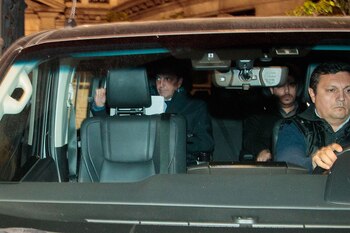 Sergio Massa saliendo del Senado