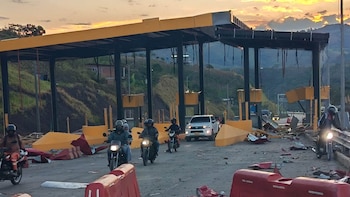 Un ataque con explosivos destruye el peaje en construcción de Mondomo, Cauca