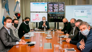 Mario Meoni junto a las