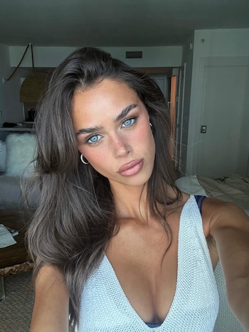 Leonardo Balerdi y su novia