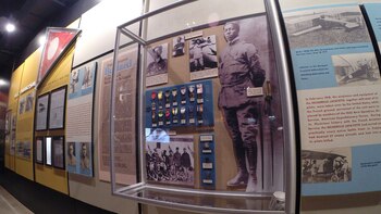 Condecorado por el presidente Charles