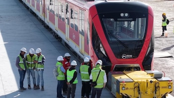 Sacyr y CAF se quedan