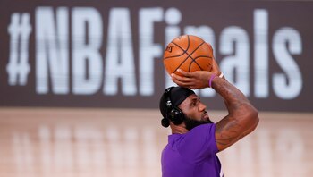 El jugador de baloncesto, LeBron James. EFE/EPA/ERIK S. LESSER/Archivo