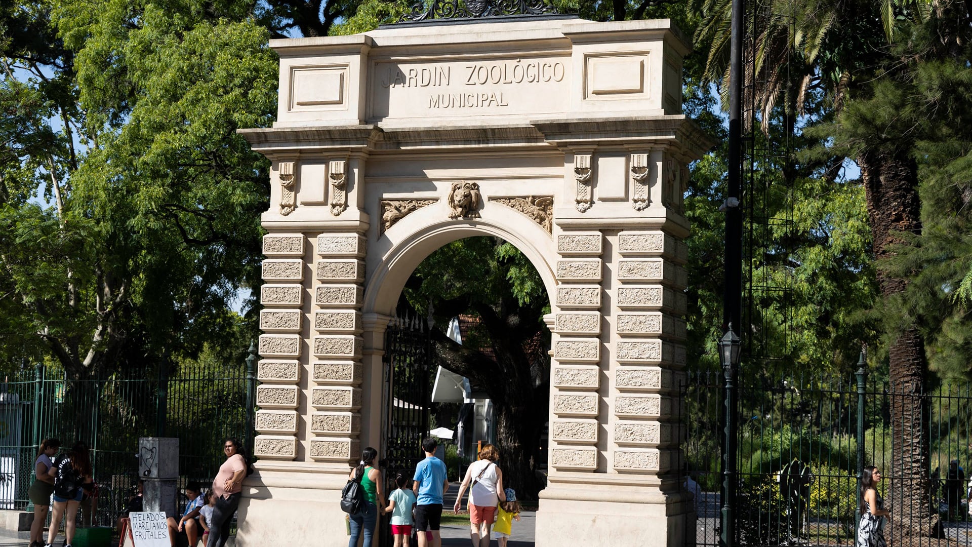 El Ecoparque solo seguirá siendo gratuito para los porteños