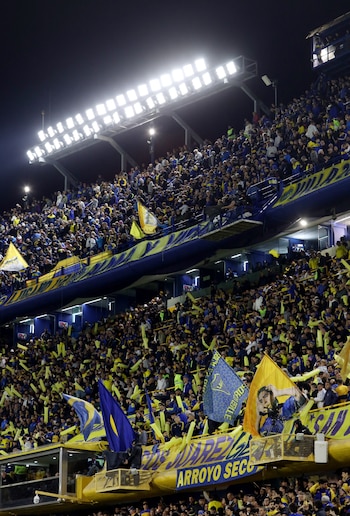 Una de las plateas reventadas