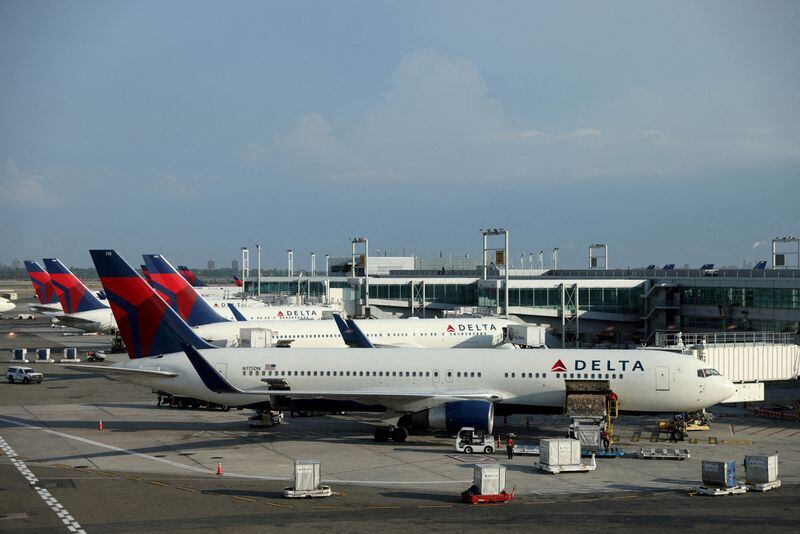 Aviones de Delta Air Lines en Estados Unidos, a 2 de julio de 2022. (REUTERS/Andrew Kelly/Archivo)