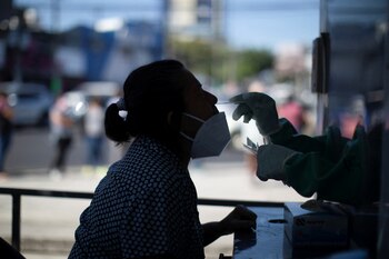 ”Ómicron no es un catarro